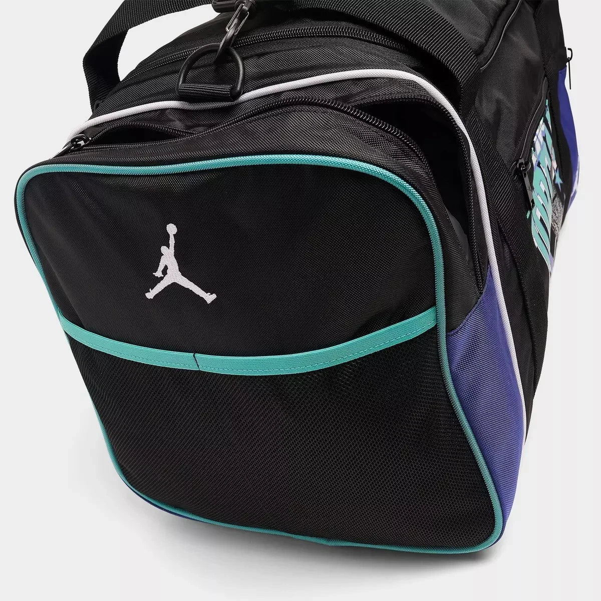 Jordan 84 Vintage Duffel Bag in Aurora, Jordan