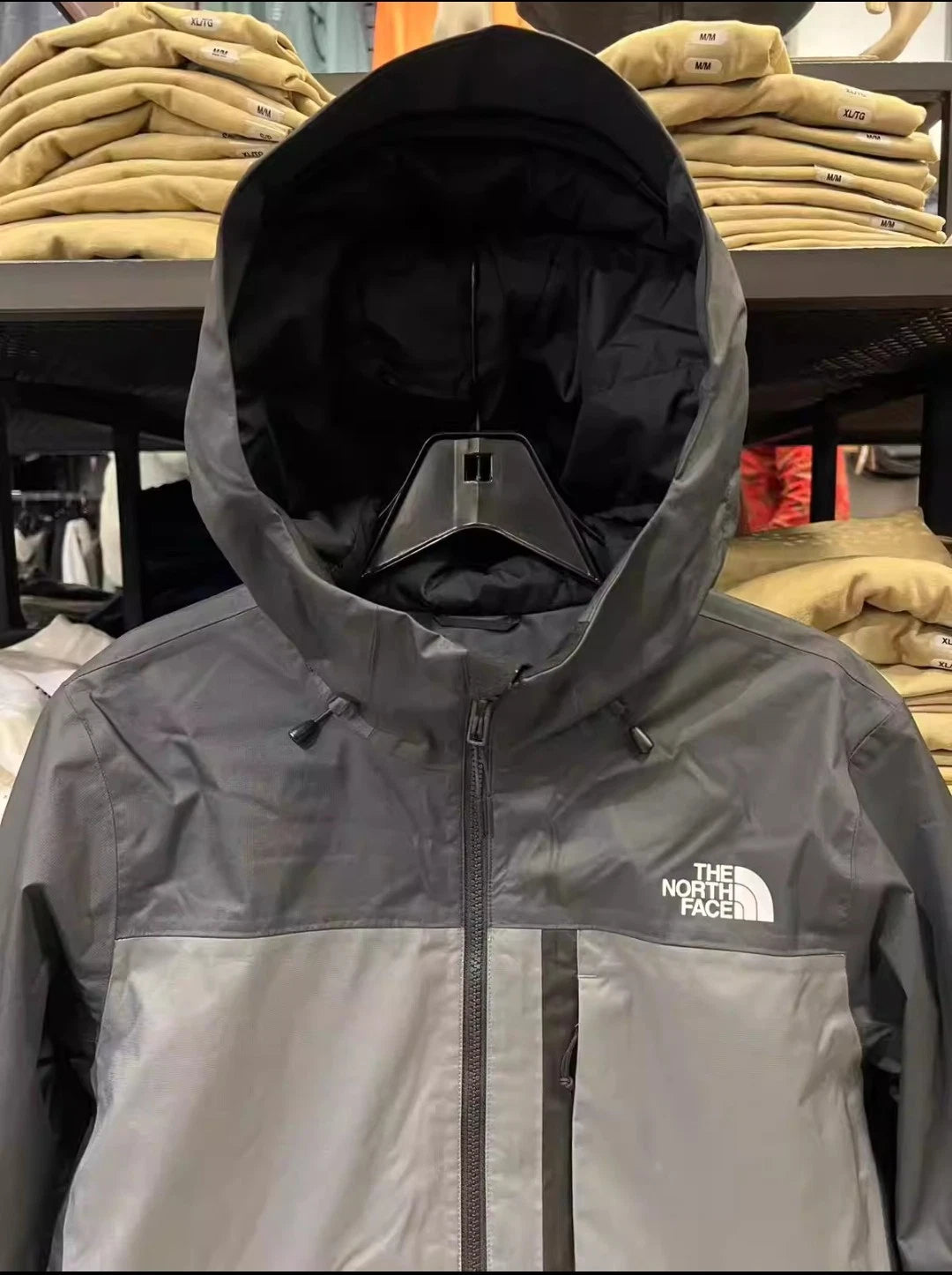 The North Face DryVent Jacket TNF Windproof, Waterproof NF0A7V7C4EN $ 320 🔥
